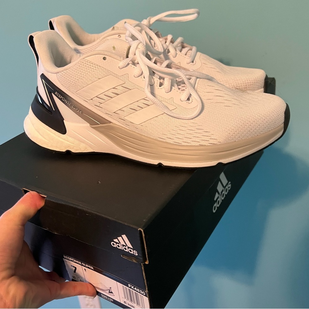 NEW AUTHENTIC ADIDAS RESPONSE SUPER